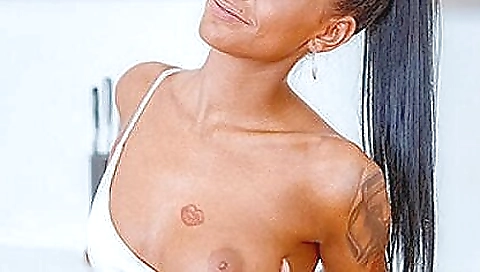 Adelle 3d movie and porn movie with a sexy mature teen