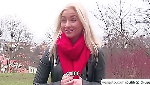 Blonde girl gets money for doing good sex in front of customer