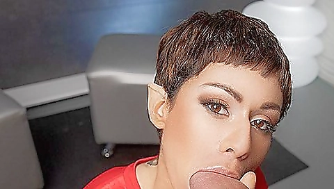 Sexy and stunning woman is showing off on vr porn scene