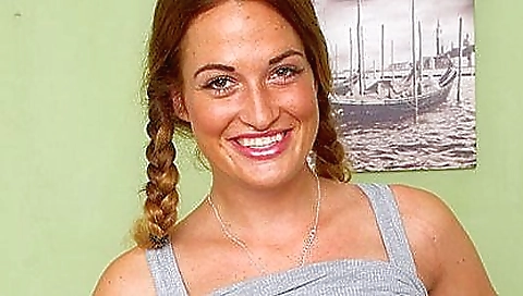 sexy brunette with perfect tits enjoys herself in vr porn