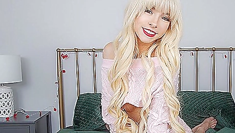 Blonde gets a hardcore blowjob and hard fucking in vr porn