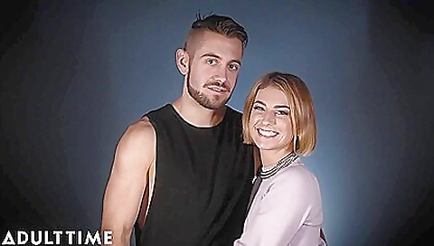 Tattooed blonde teen wants to get penetrated by her boyfriend