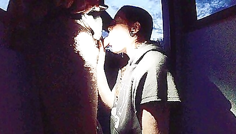 Hairy teen is playing with her big booty in the outdoor