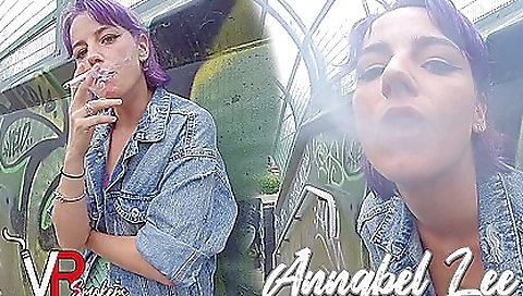 Amateur hotgirl smoking and sucking on her cigarette