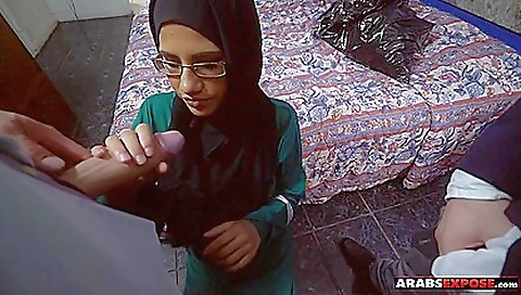 Arab lady fucks two white men in deep throat and blowjob